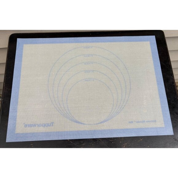 Tupperware Silicone Wonder Mat Non-Stick Baking Mat Blue & White Reusable - Picture 2 of 2